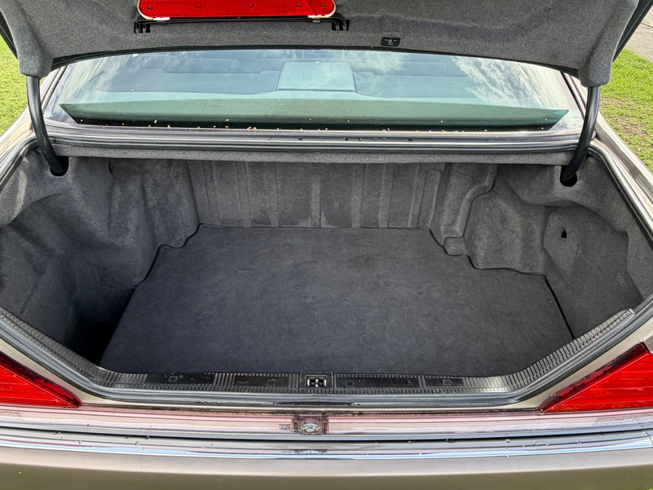 1991 Mercedes-Benz 300 3.2L Petrol For Sale Images