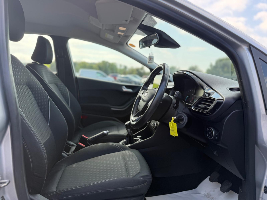 Ford Fiesta 1.1 ZETEC 85PS 5DR — thumbnail 17