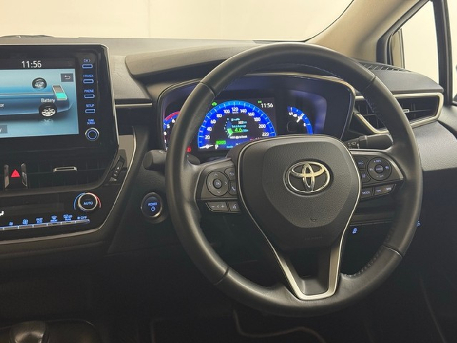 Toyota Corolla Luna Hybrid Saloon — thumbnail 9
