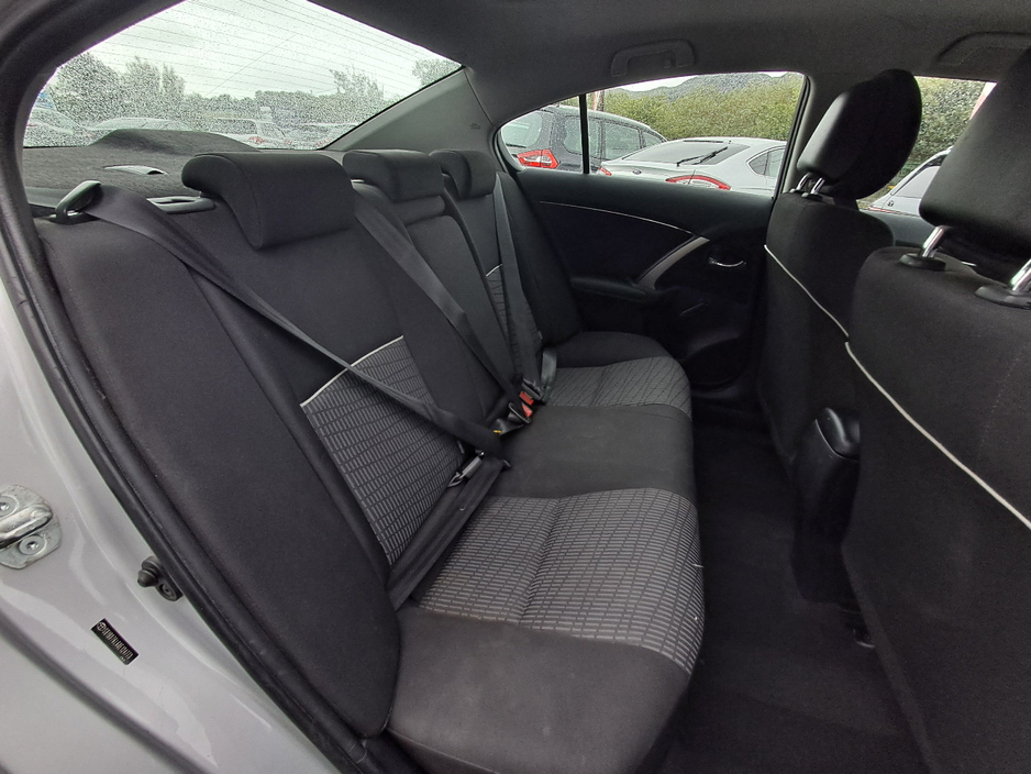 2014 Toyota Avensis 2L Diesel For Sale Images