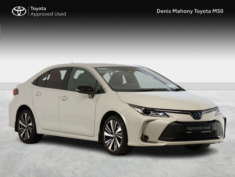 Toyota Corolla Luna Sport Hybrid Saloon