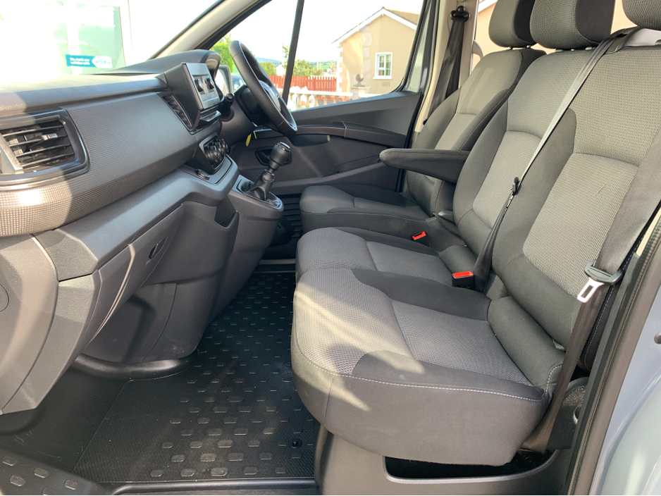 2023 Renault Trafic 2.0L Diesel For Sale Images