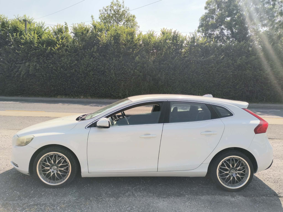 2015 Volvo V40 1.6L Diesel For Sale Images