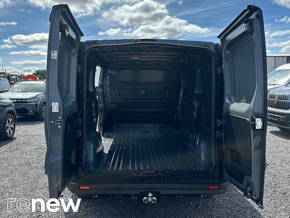 2025 Renault Trafic 2.0L Diesel For Sale Images