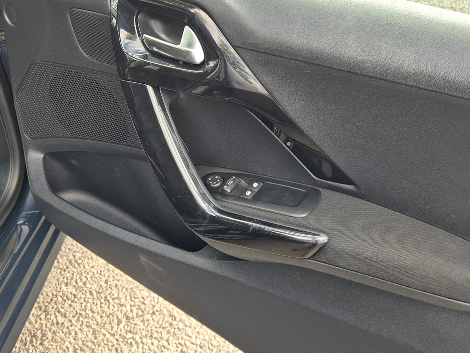 2015 Peugeot 208 1.2L Petrol For Sale Images