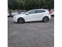 2017 Volvo V40 2L Diesel For Sale Images