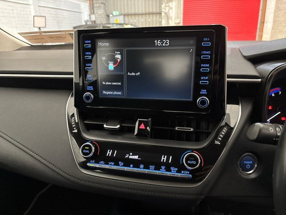 Toyota Corolla HYB LUNA SALOON 4DR AUTO — thumbnail 14