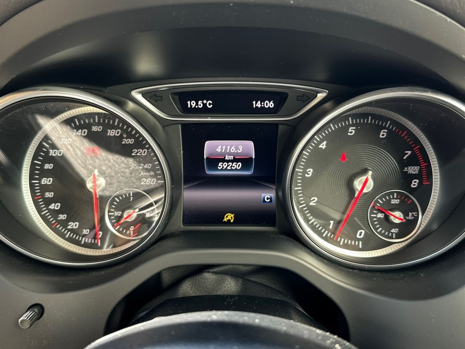 Mercedes-Benz GLA Class GLA 180 ,Stunning,Genuine Car*Low Mileage* — thumbnail 20