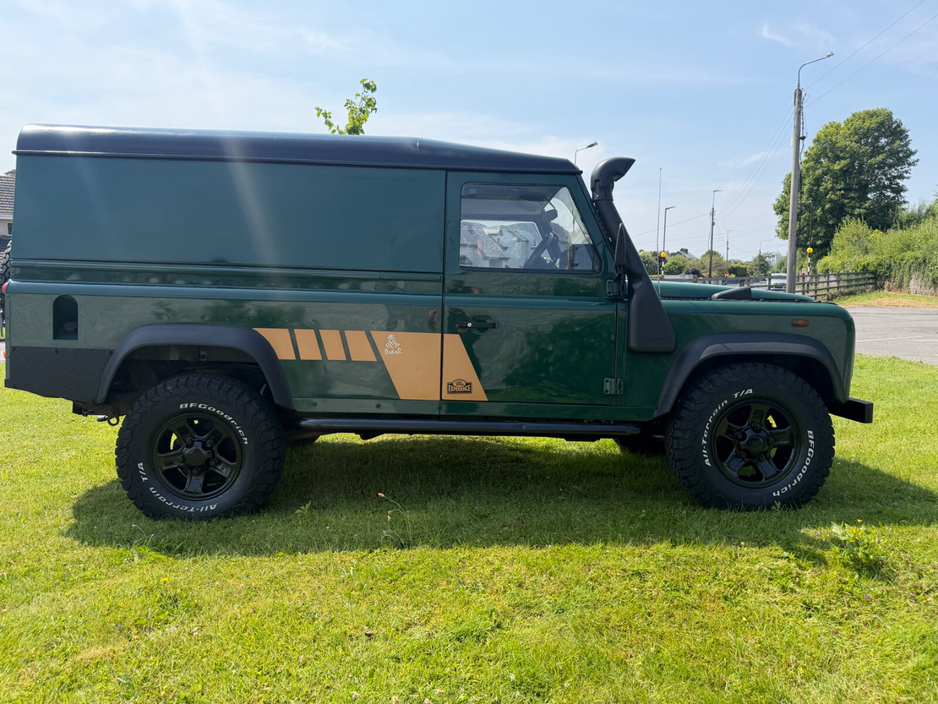 2006 Land Rover Defender 2.5L Diesel For Sale Images