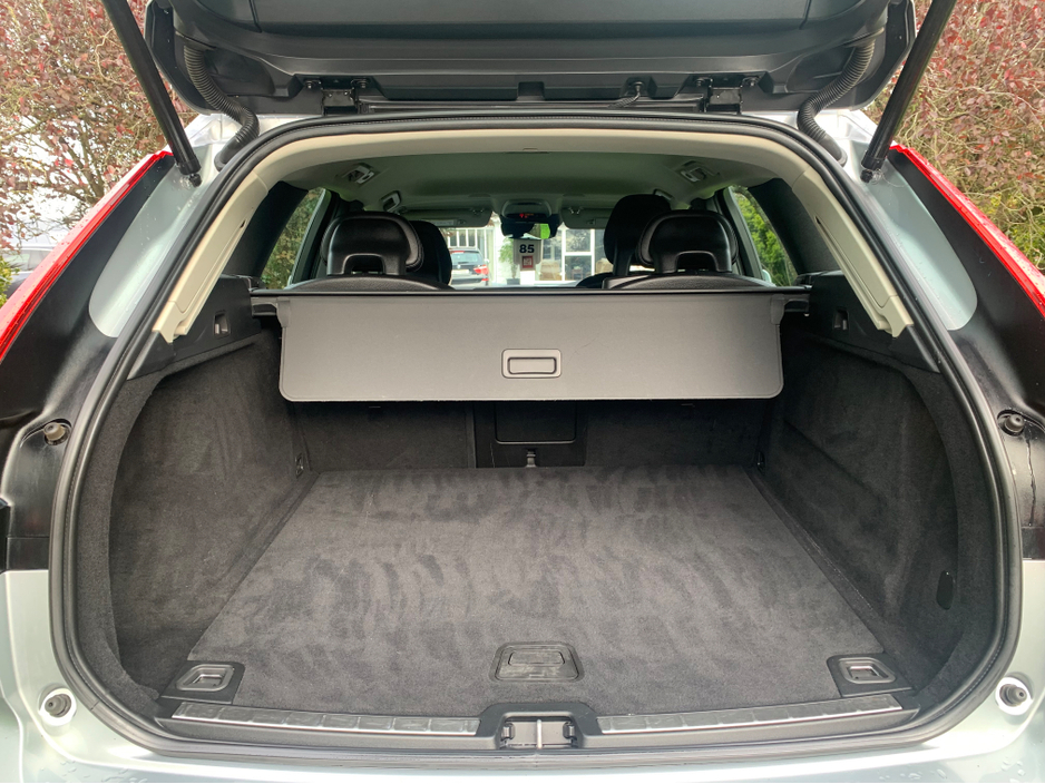 2018 Volvo XC60 2L Diesel For Sale Images