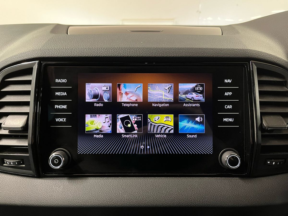 Skoda Karoq Sportline DSG 2.0TDI 115BHP - Reversing Camera - Climate Control - Heated Seats - Cruise Control - Apple CarPlay/Android Auto — thumbnail 16