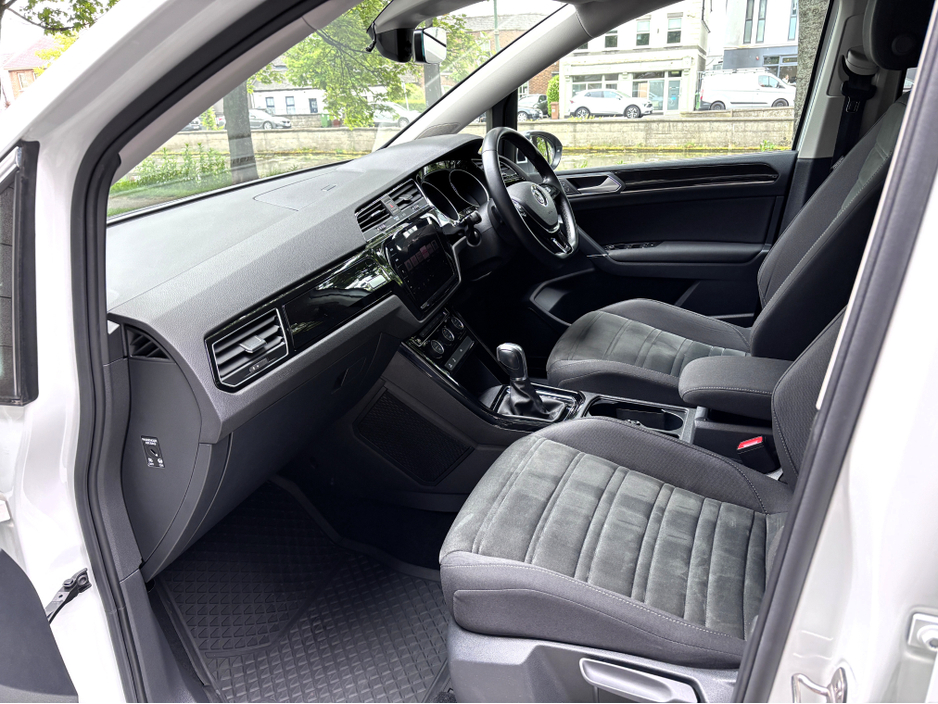 2018 Volkswagen Touran 1.4L Petrol For Sale Images