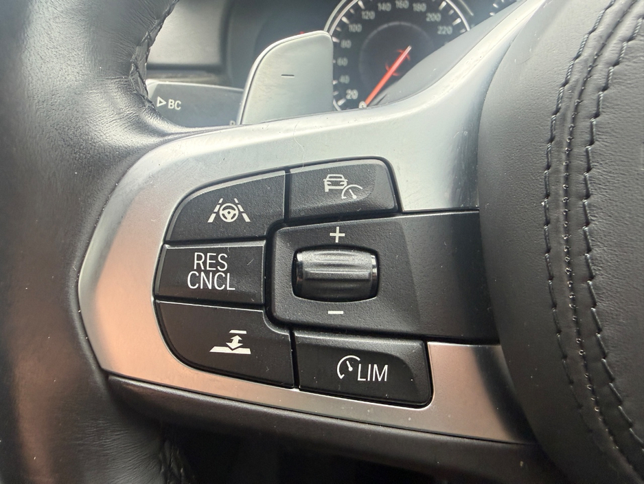 BMW 5 Series M-SPORT 523D 190BHP AUTOMATIC 2.0 DIESEL *VIRTUAL COCKPIT, REAR VIEW CAMERA, 19 " DIAMOND CUT ALLOYS, PARKING SENSORS FRONT & REAR, PADDLE SHIFT, MEMORY SEATS, LEATHER UPHOLSTERY,3 STAGE HEATED SEATS* — thumbnail 17