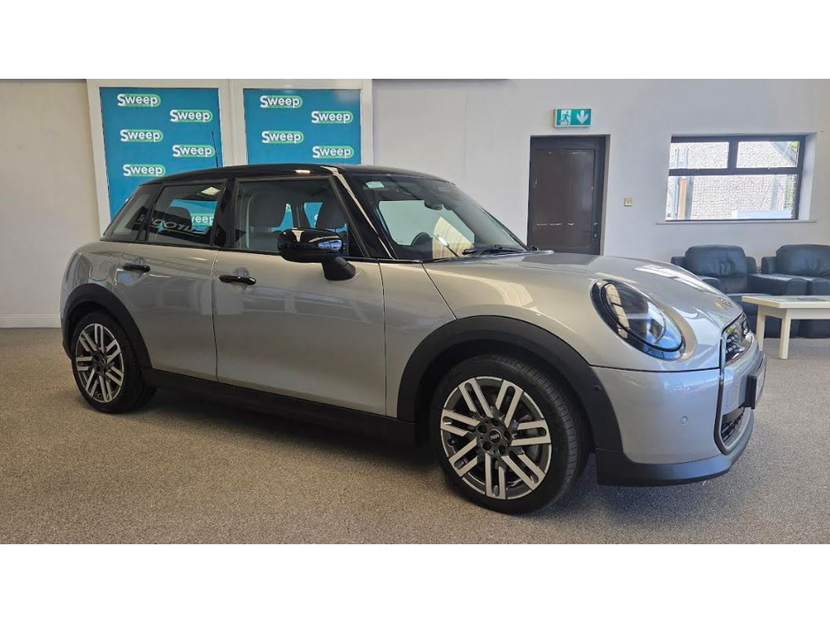 2025 MINI Cooper 1.5L Petrol For Sale Images