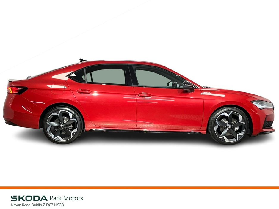 Skoda Superb Sportline DSG 2.0 TDI 150BHP - Reversing Camera - Ambient Lighting - Climate Control - Electric Heated Memory Seats - Keyless Start - Apple CarPlay/Android Auto — thumbnail 7