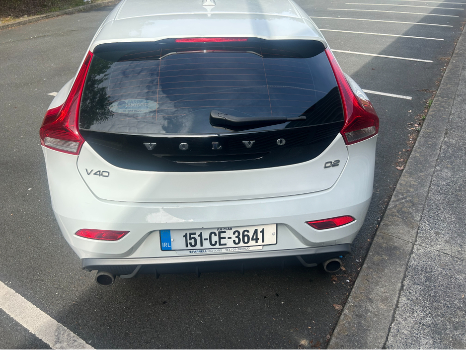 2015 Volvo V40 2L Diesel For Sale Images
