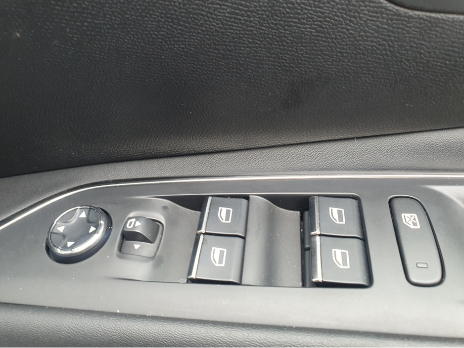 2022 Peugeot 3008 1.6L Petrol Plug-in Hybrid For Sale Images