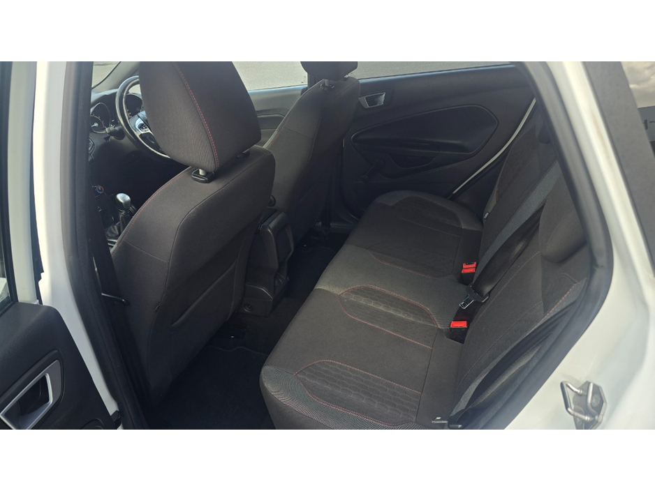 Ford Fiesta 1.0 100PS 5SPEED 4 4DR ST-LINE — thumbnail 6