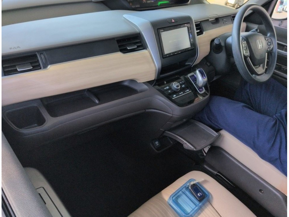 Honda Freed 1.5 Petrol Hybrid Auto — thumbnail 5