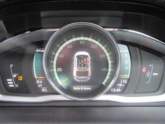 2017 Volvo XC60 D4 AWD (190hp) S/S R-DESIGN Lux Nav, Price: €26,750 2.4