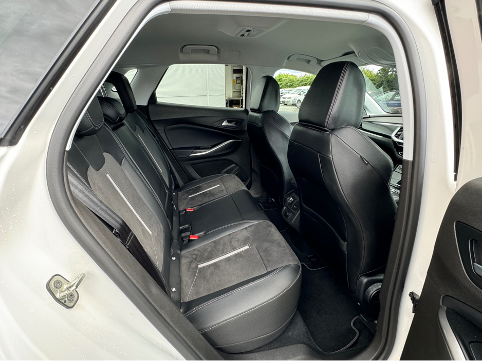 2023 Opel Grandland 1.6L Petrol Plug-in Hybrid For Sale Images