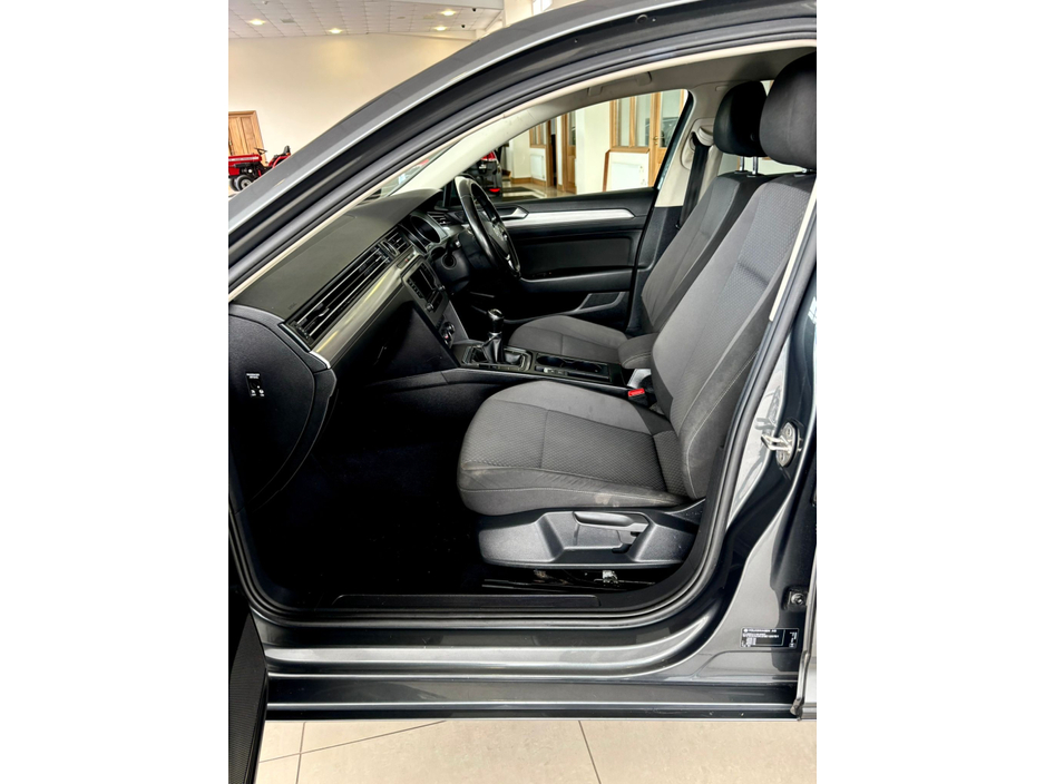 2016 Volkswagen Passat 1.6L Diesel For Sale Images