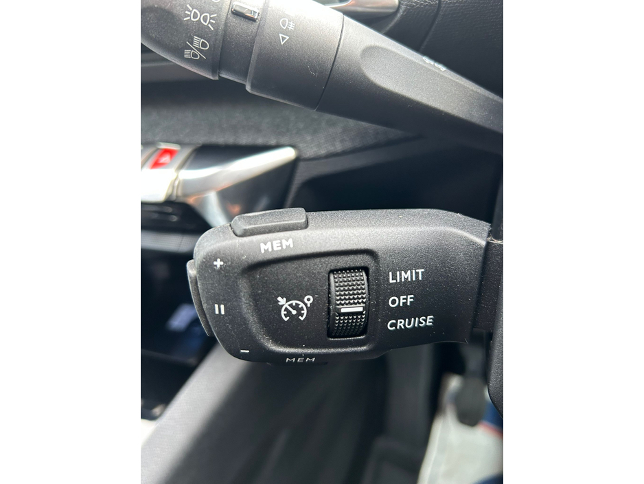 2022 Peugeot 5008 1.5L Diesel For Sale Images