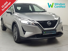 Nissan Qashqai 1.3 PET MILD HYBRID SV CVT