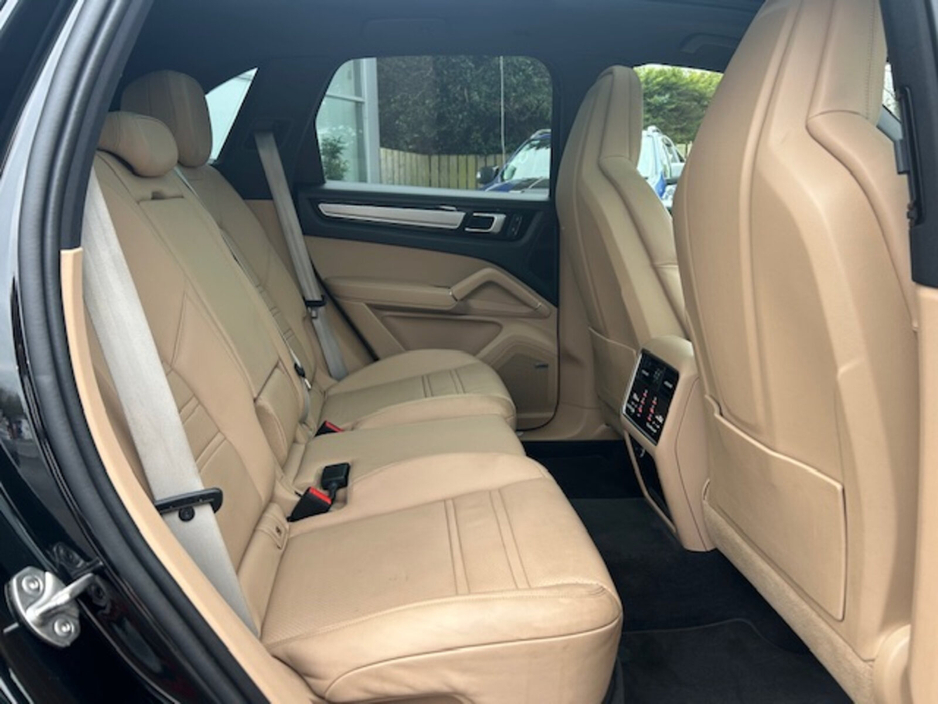 2023 Porsche Cayenne 3L Petrol Plug-in Hybrid For Sale Images