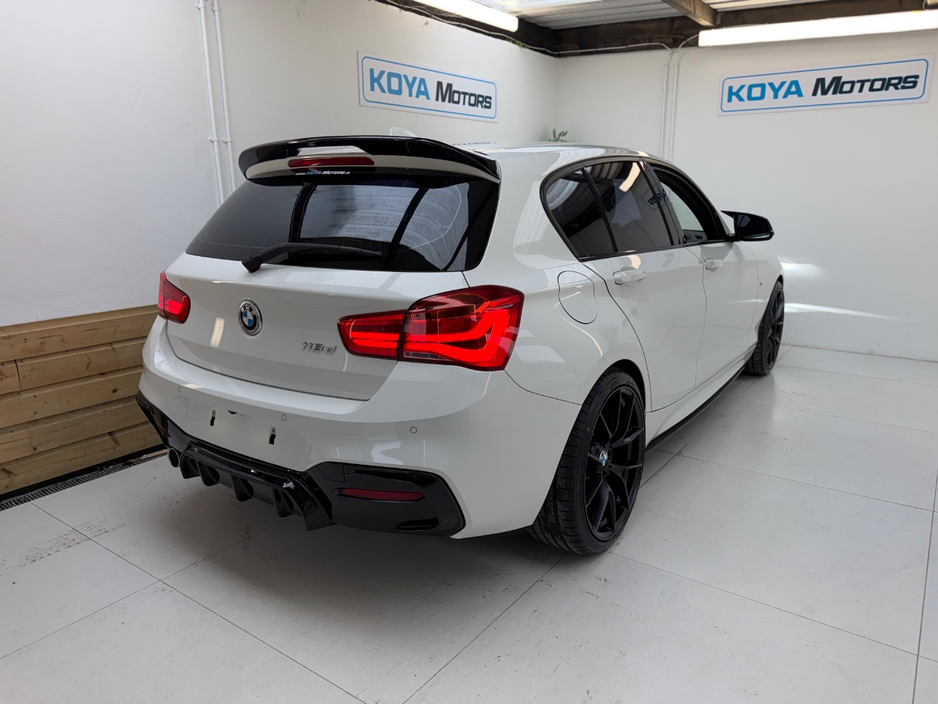 BMW 1 Series 118D 2.0 DIESEL M-SPORT PRO PLUS M-PERFORMANCE AUTOMATIC // M3 CS ALLOY PACKAGE INCLUDED // ALPINE WHITE METALLIC // LED MATRIX LIGHTING // LANE DEPARTURE ASSIST // PRO MEDIA PACK // CRUISE CONTROL — thumbnail 12