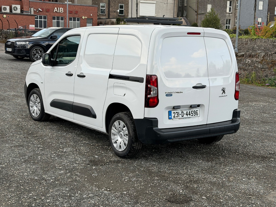 2023 Peugeot Partner 1.5L Diesel For Sale Images