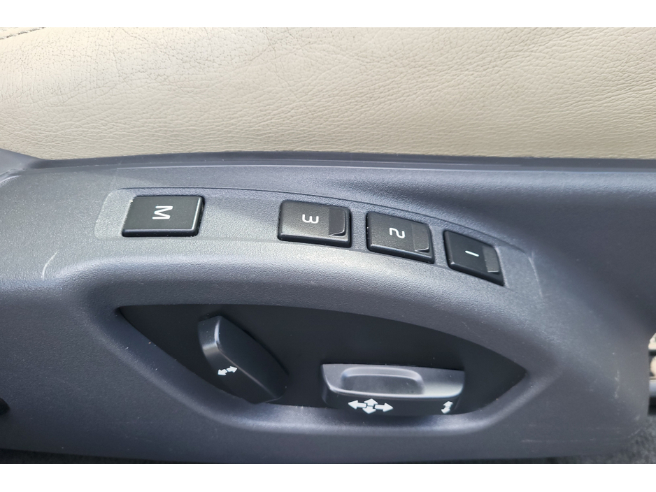 2017 Volvo XC60 2.4L Diesel For Sale Images
