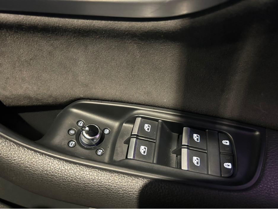 2020 Audi Q7 3L Petrol Plug-in Hybrid For Sale Images
