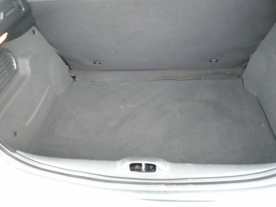 2011 Hyundai i30 1.6L Diesel For Sale Images