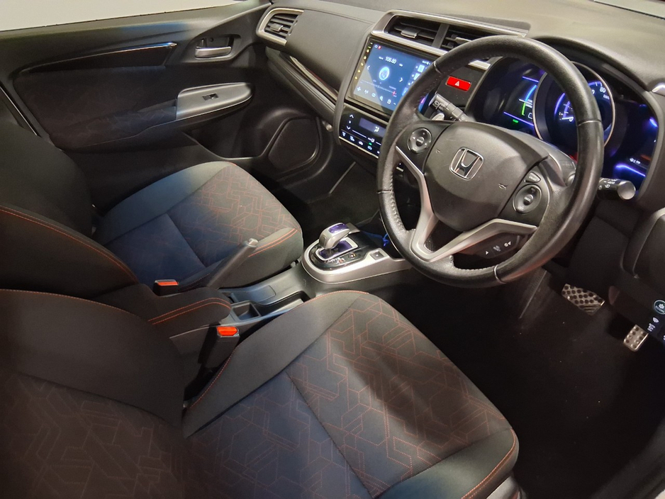 Honda Fit Hybrid ,Automatic — thumbnail 6