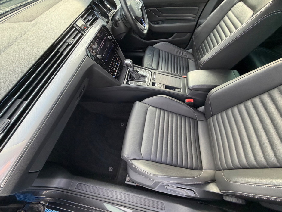 2022 Volkswagen Passat 1.4L Hybrid For Sale Images