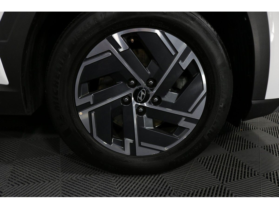 Hyundai Tucson Comfort Plus 1.6L Diesel SUV - Avail of 4.9% APR Finance — thumbnail 4