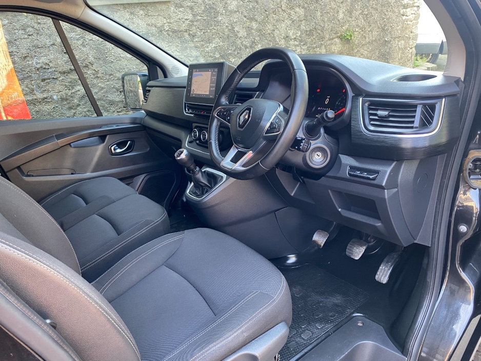 2022 Renault Trafic 2L Diesel For Sale Images