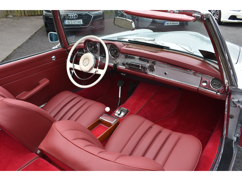 1967 Mercedes-Benz 250 2.5L Petrol For Sale Images