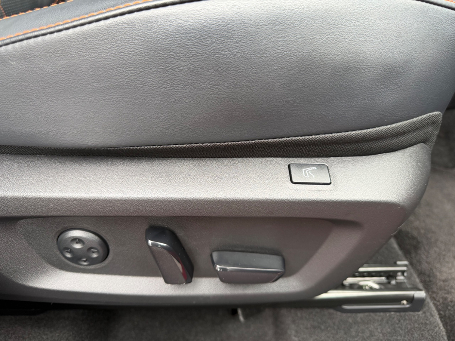 2022 Mitsubishi Outlander 2.4L Petrol Plug-in Hybrid For Sale Images