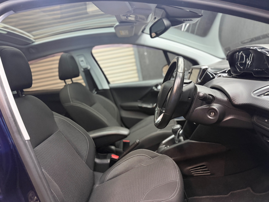 Peugeot 208 208 Puretech Automatic — thumbnail 11