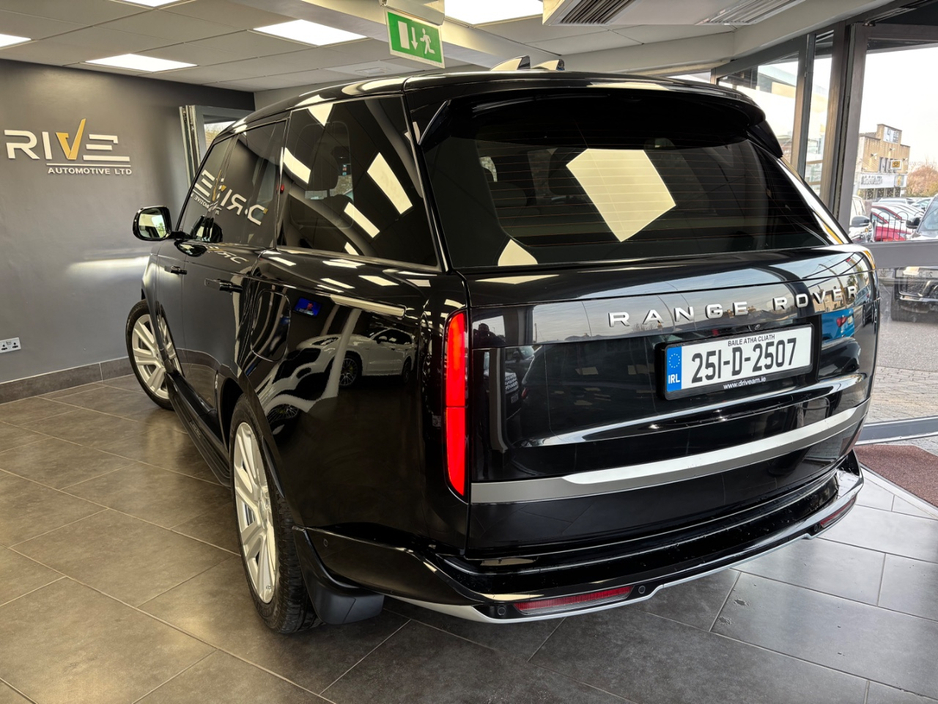 2025 Land Rover Range Rover 3L Petrol Plug-in Hybrid For Sale Images