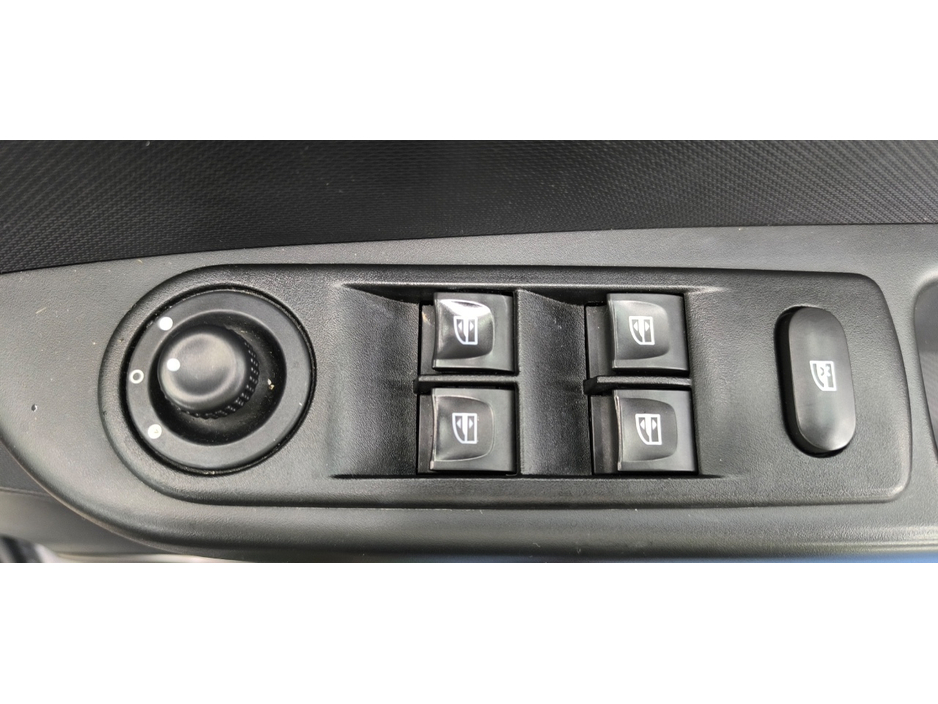 Renault Captur LIFE 1.5 DCI 90 AUTO EU — thumbnail 18