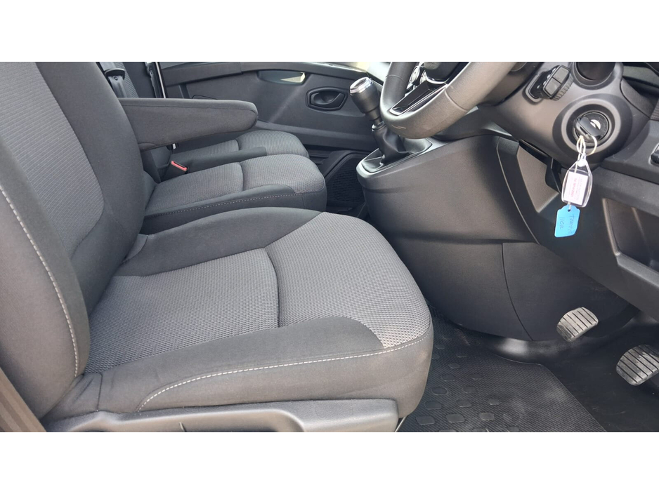2023 Renault Trafic 2L Diesel For Sale Images