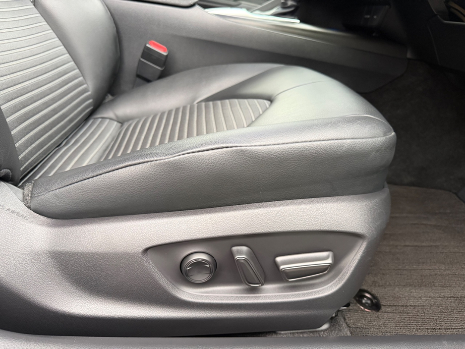 2023 Toyota Camry 2.5L Petrol Hybrid For Sale Images