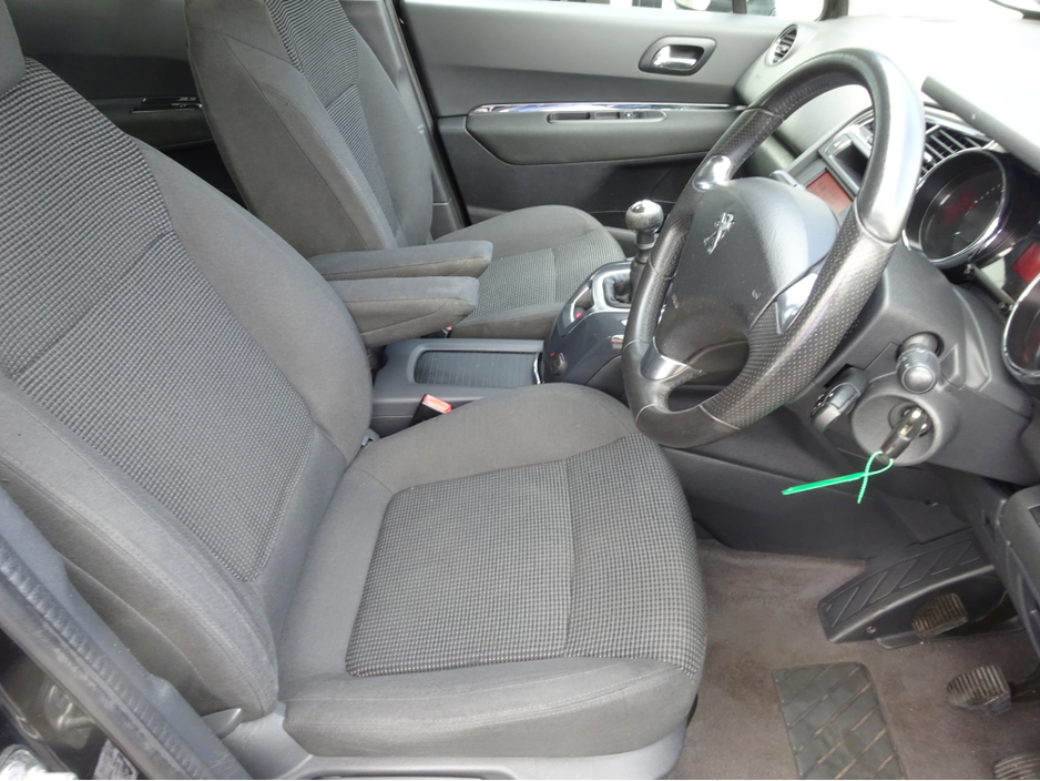 2016 Peugeot 5008 1.6L Diesel For Sale Images