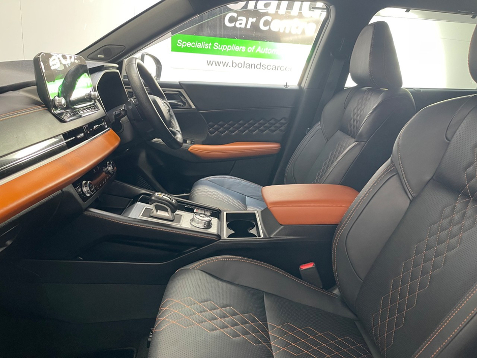 2022 Mitsubishi Outlander 2.4L Petrol Plug-in Hybrid For Sale Images