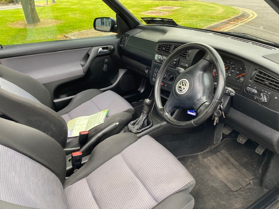 2001 Volkswagen Golf 2L Petrol For Sale Images