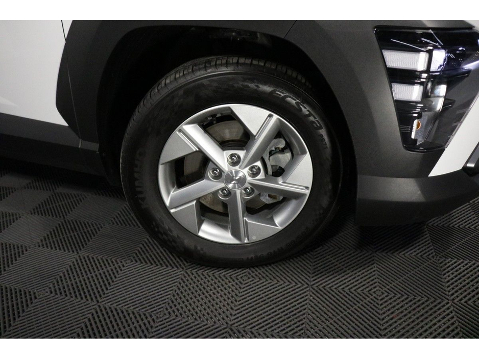 Hyundai Kona Hybrid Signature 1.6L Petrol Automatic Compact SUV — thumbnail 4