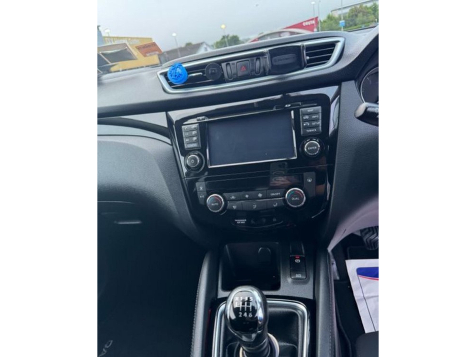 Nissan Qashqai 1.2 SV 18 4DR — thumbnail 7